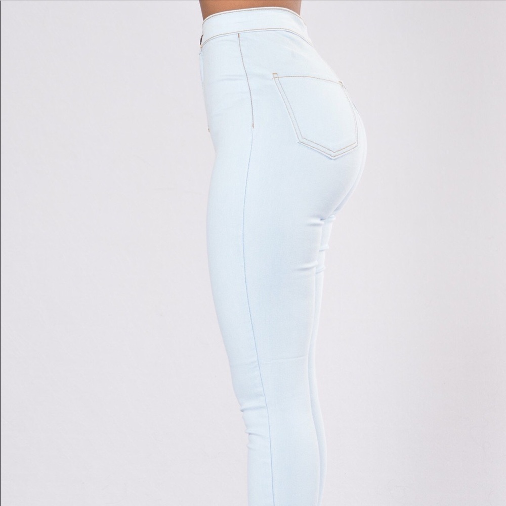 FASHION NOVA High Waisted Jeans - Picture 4 of 6